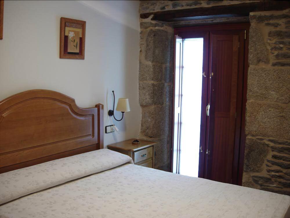 Hotel Caldelas Sacra-Pension Rustica 3 Estrellas カストロ・カルデーラス エクステリア 写真