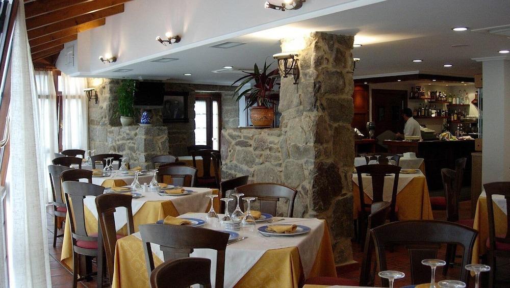 Hotel Caldelas Sacra-Pension Rustica 3 Estrellas カストロ・カルデーラス エクステリア 写真