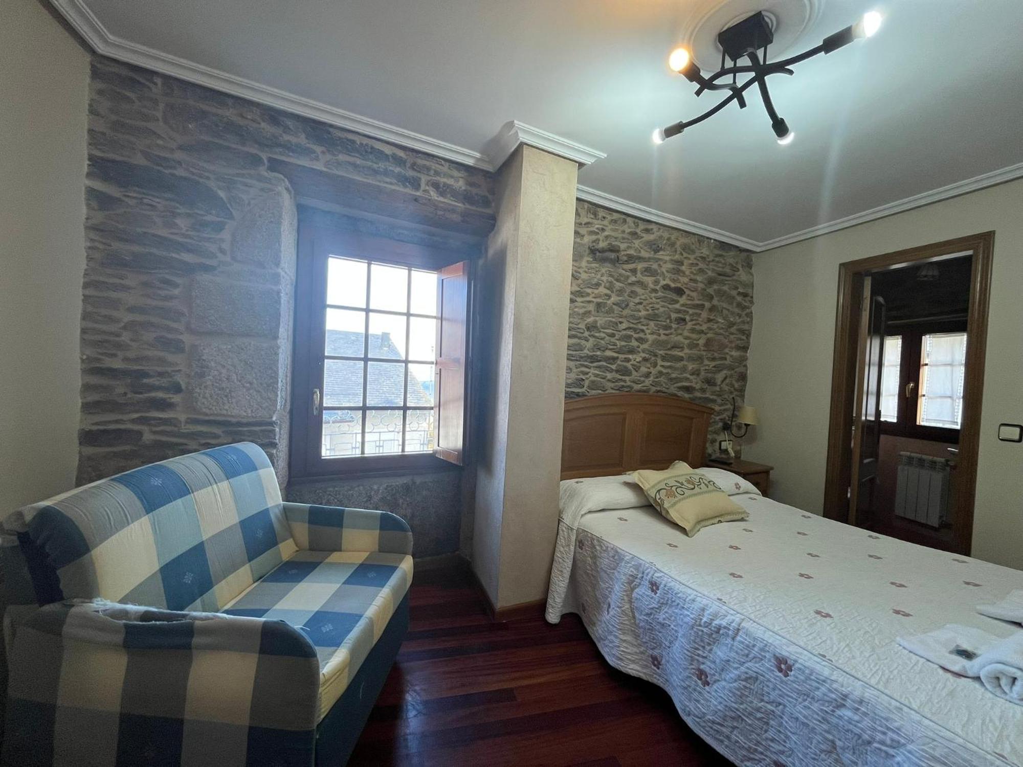 Hotel Caldelas Sacra-Pension Rustica 3 Estrellas カストロ・カルデーラス エクステリア 写真