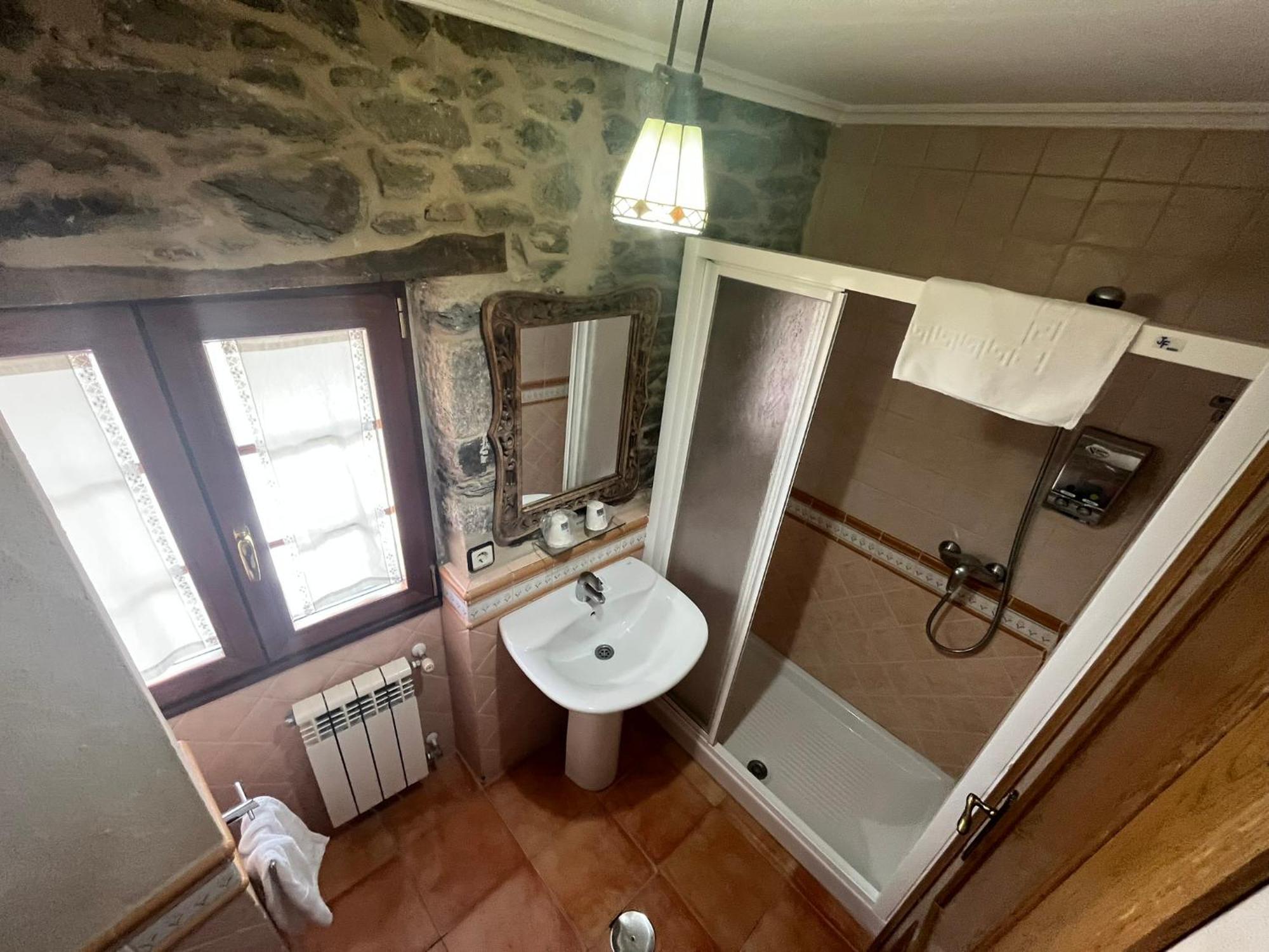 Hotel Caldelas Sacra-Pension Rustica 3 Estrellas カストロ・カルデーラス エクステリア 写真