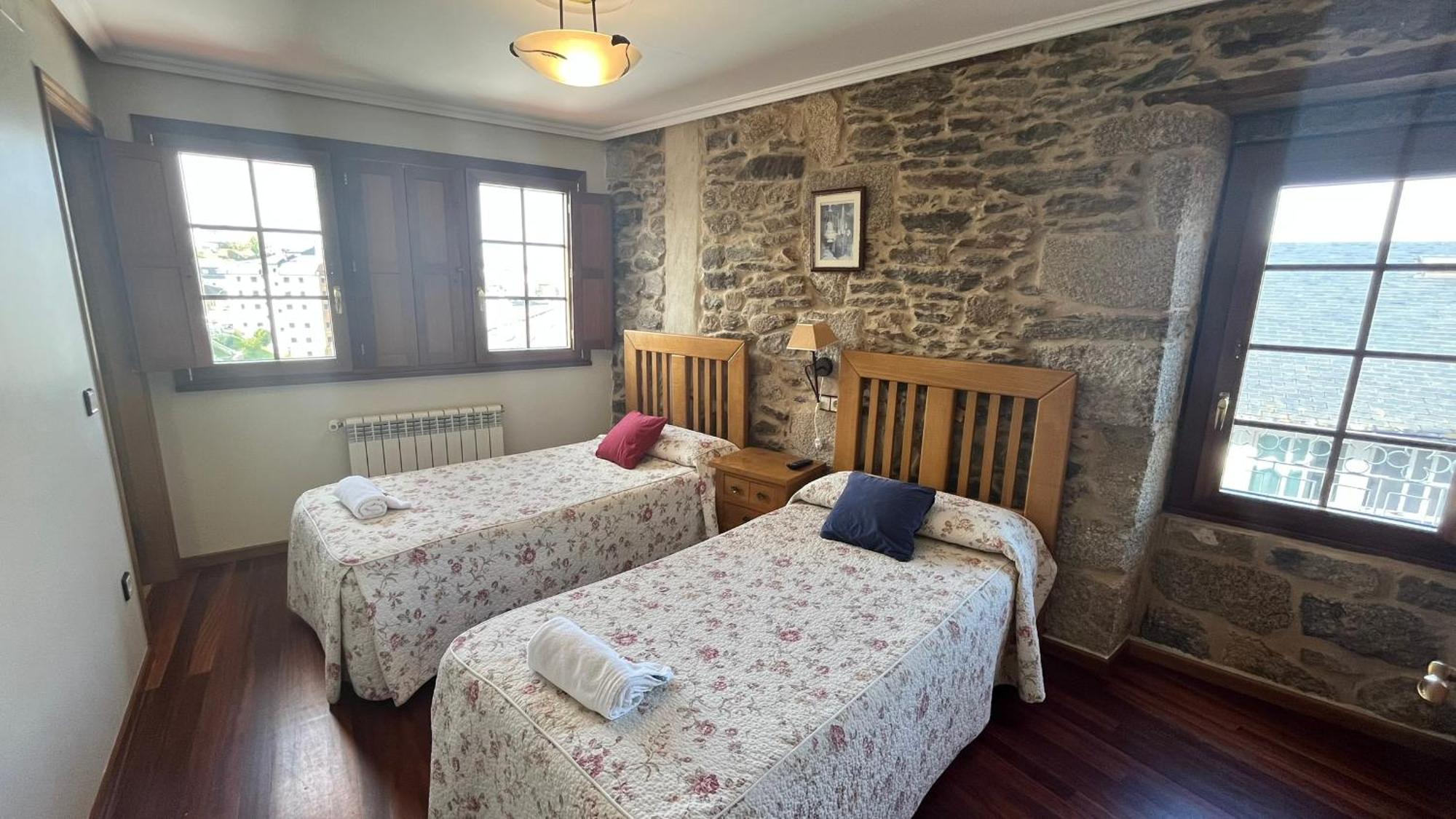 Hotel Caldelas Sacra-Pension Rustica 3 Estrellas カストロ・カルデーラス エクステリア 写真