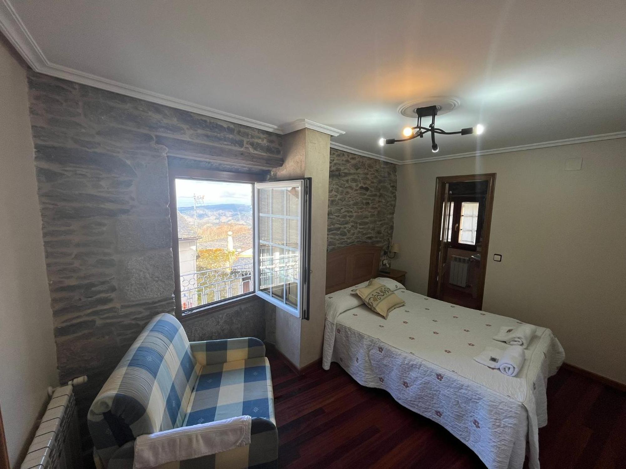 Hotel Caldelas Sacra-Pension Rustica 3 Estrellas カストロ・カルデーラス エクステリア 写真