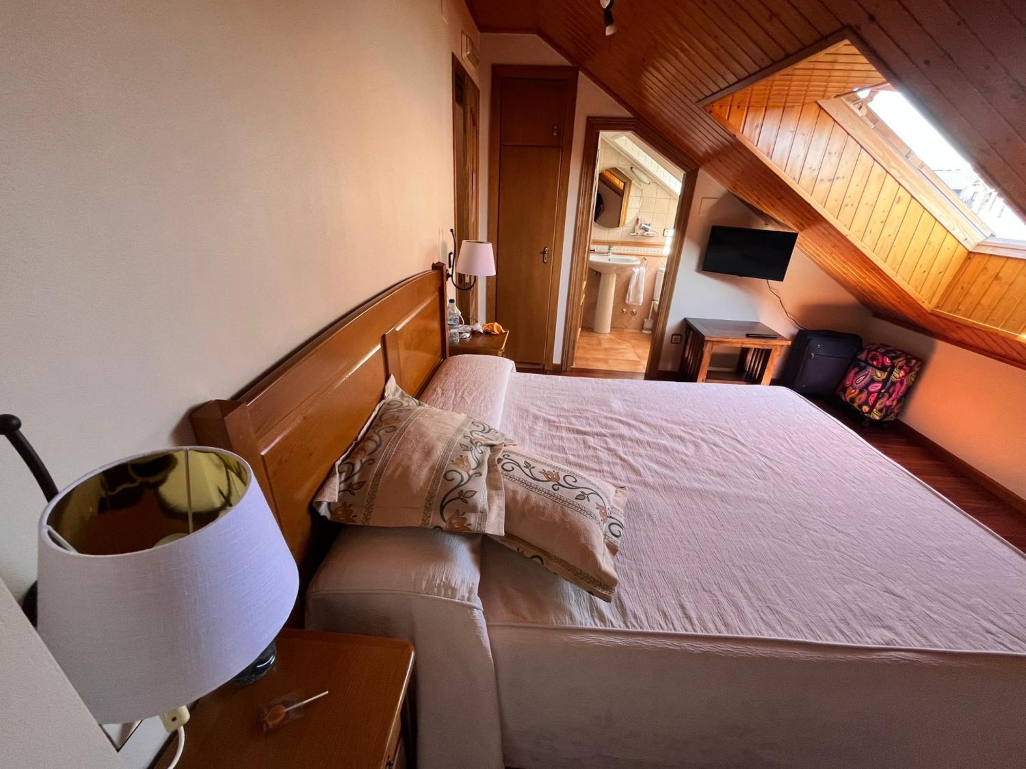 Hotel Caldelas Sacra-Pension Rustica 3 Estrellas カストロ・カルデーラス エクステリア 写真