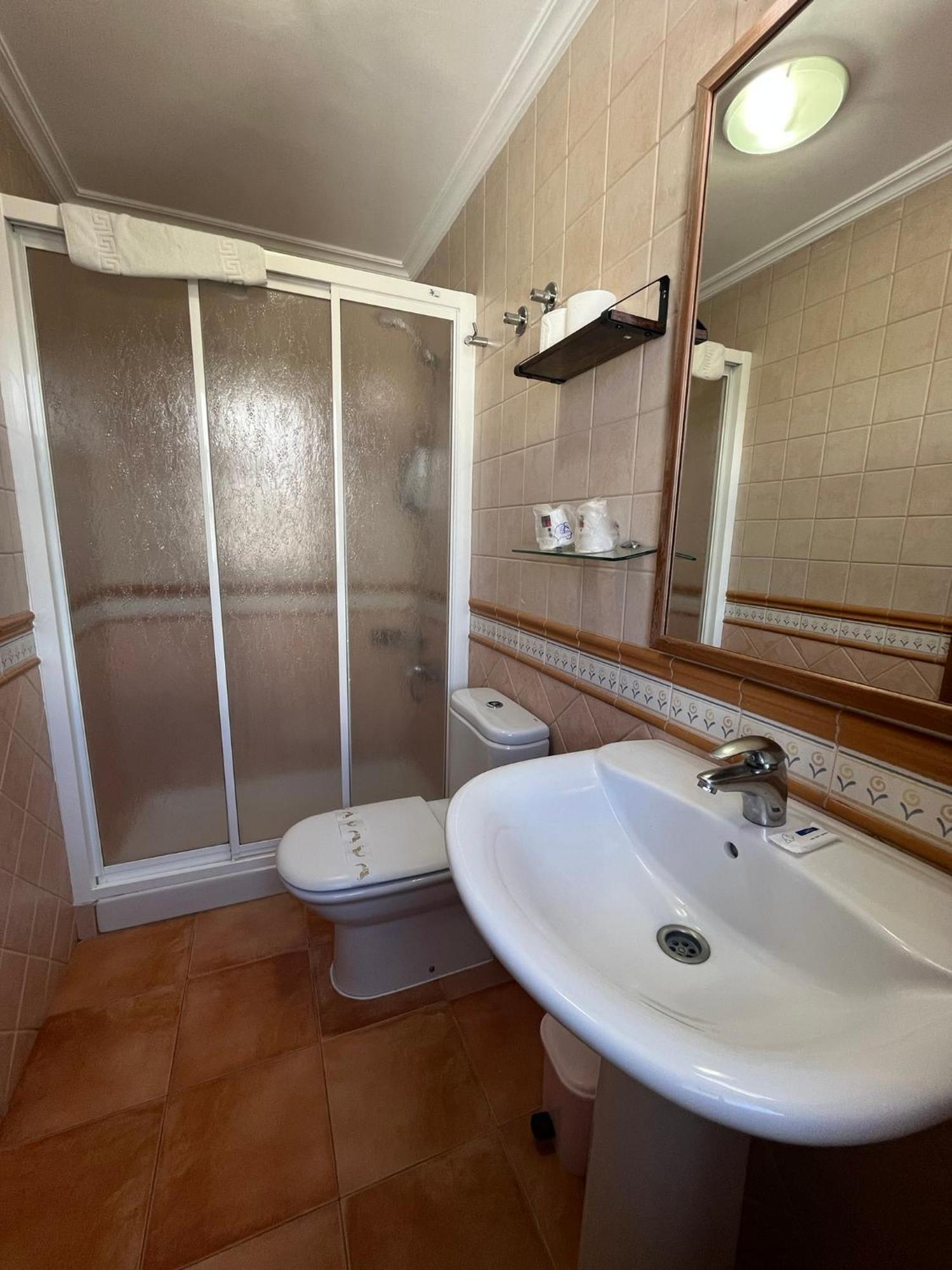 Hotel Caldelas Sacra-Pension Rustica 3 Estrellas カストロ・カルデーラス エクステリア 写真