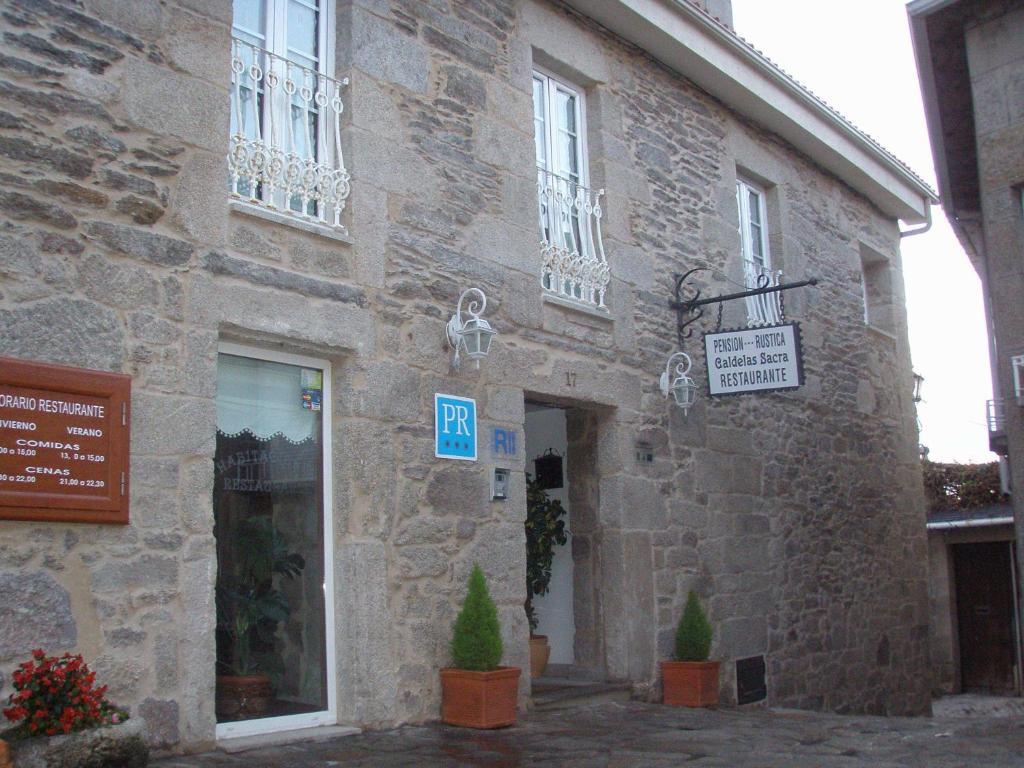 Hotel Caldelas Sacra-Pension Rustica 3 Estrellas カストロ・カルデーラス エクステリア 写真
